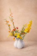 Tulpenvaas Beige - met zonnige tinten bloemen